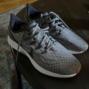 Men’s Nike Zoom Pegasus 36 sneakers, size 11